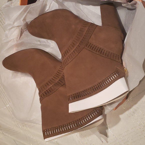 Isola New EVODA Suede Leather Boots Laser Cut Fashion Booties Women's NIB Brown - Picture 10 of 15